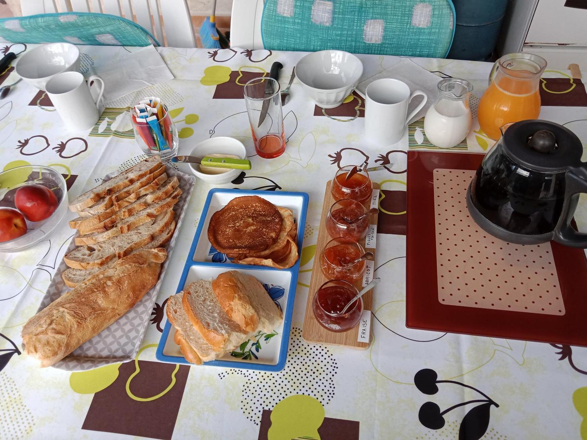Bed and Breakfast La Farigoulette Lorgues Exterior foto