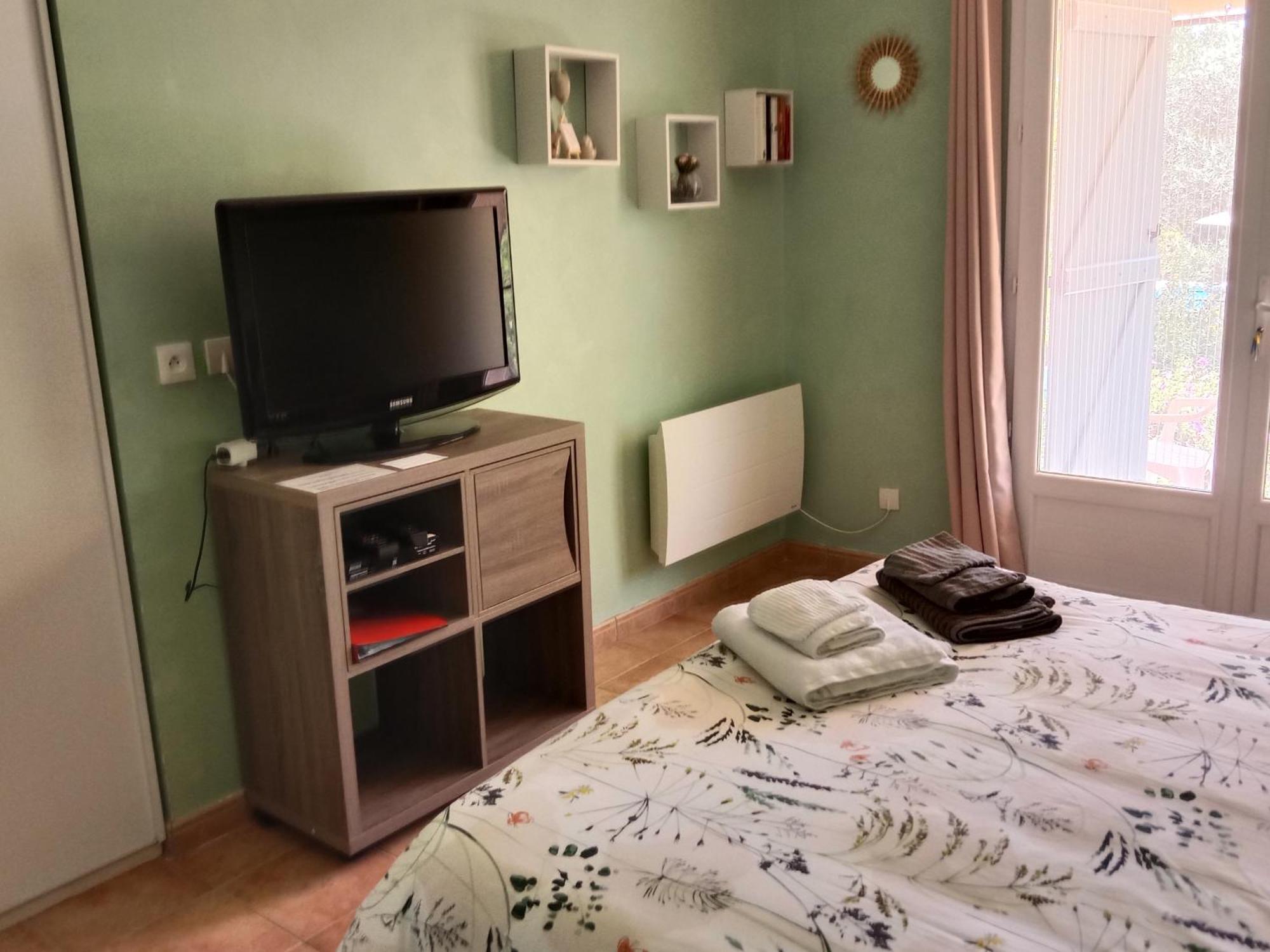 Bed and Breakfast La Farigoulette Lorgues Exterior foto